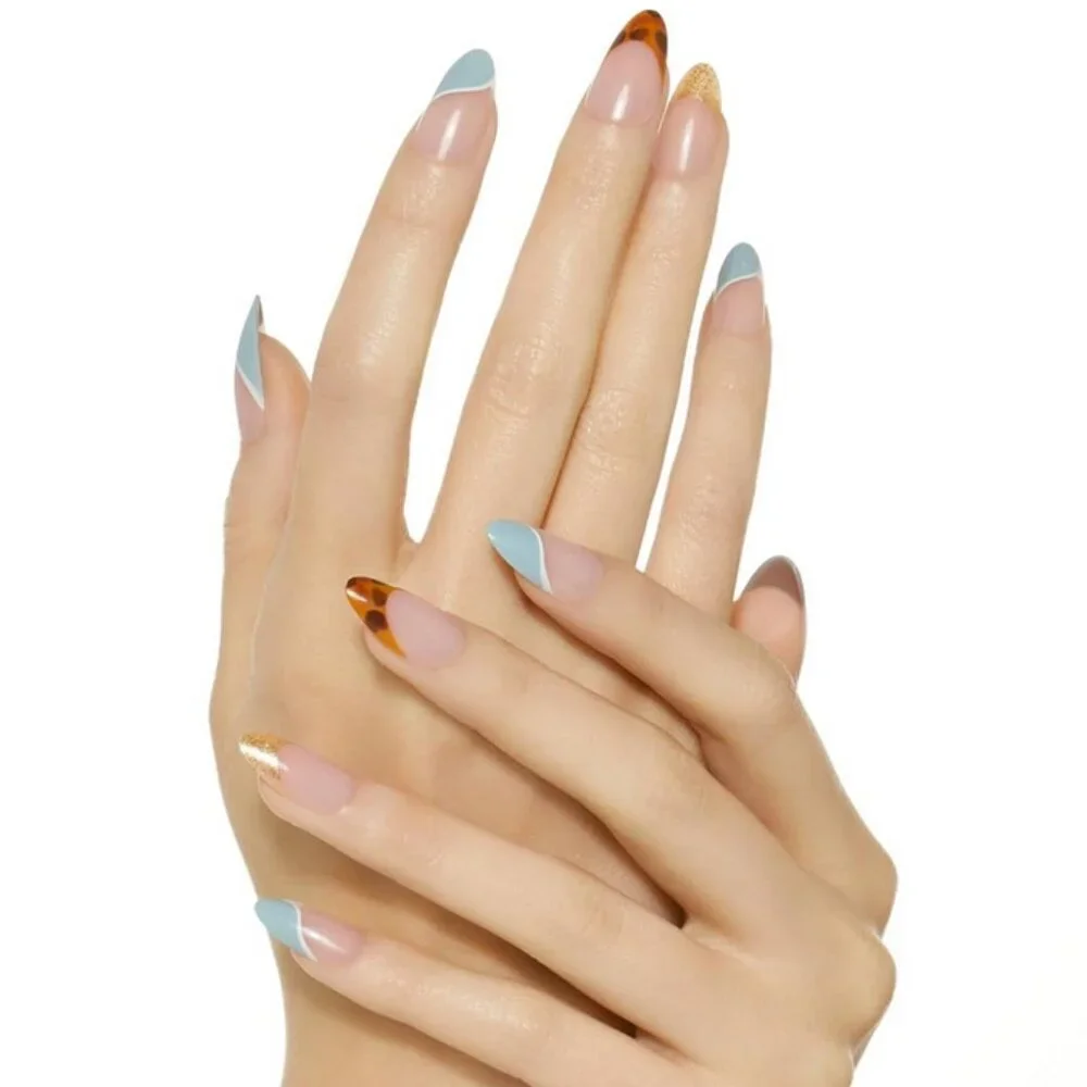 KISS Voguish Fantasy Press-On Glue Nails – French Designs, Medium – New in box